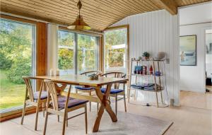 3 Bedroom Stunning Home In Højby