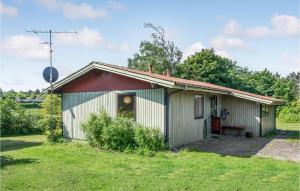 Three-Bedroom Holiday Home In Follenslev