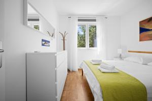 House , Seafront Apartment Pelegrin