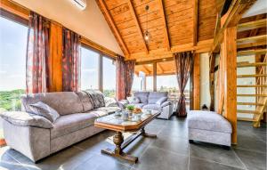 Amazing Home In Vinica Breg With Wifi 