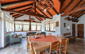 Awesome Home In Donja Pacetina
