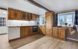 Beautiful Apartment In Højer With Wifi