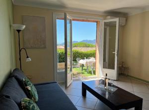 Charming Villa-Appartement With A View On The Sea Of 95 M2