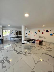 departamento complejo Veneto Village vista al lago