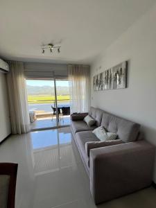 departamento complejo Veneto Village vista al lago