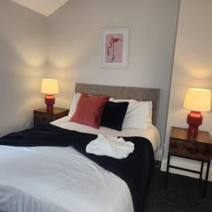 Cottage style 2 Bedroom Apt in City, near Utilita Arena & Free Parking