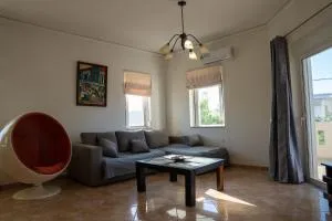 Serenity house - Tsikalariá