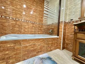 Apartamento Frente a la Playa con Calefacción y Terraza en Puerto Marina