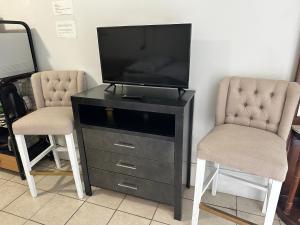 Full bed studio near Temple and Center city Philadelphia