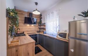 Lovely Home In Hrvatska Kostajnica