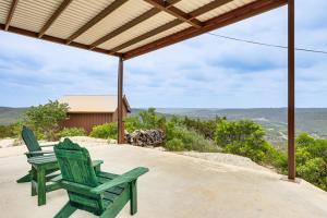 Scenic Leakey Vacation Rental with Private Patio!