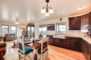 Scenic Leakey Vacation Rental with Private Patio!