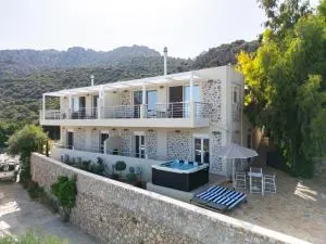 Mountain Villa Panorama - Roukáka