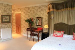 Deluxe Double or Twin Room with Mountain View room in Melfort House