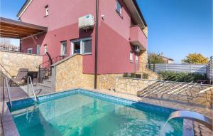 Stunning Home In Barbariga With Jacuzzi