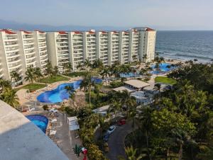 Villamagna - Beachfront Retreat with Oceanviews