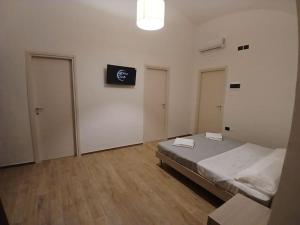 AB House Caserta - Reggia di Caserta e Stazione Fs a cinque minuti in auto