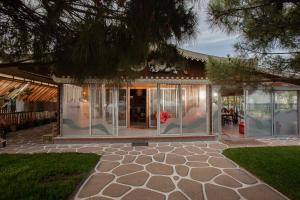 The Great Wave Beachfront House Nea Plagia