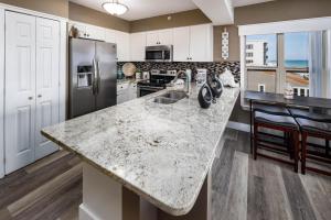 Emerald Towers West 4000 - Ocean Kissed