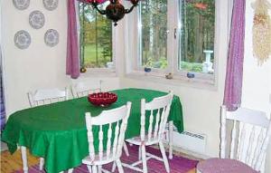 Beautiful Home In Ljusterö With Kitchen