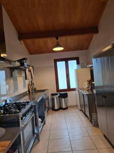 Maisons de vacances Great house- swimmingpool and jacuzzi -10km from Sarlat La Caneda : photos des chambres