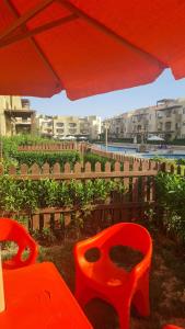 شاليه دور ارضي بقرية كورنادو الساحل الشمالي الضبعه