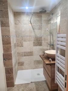 Grand logement tout confort pour 4 personnes dans une résidence de haut standing