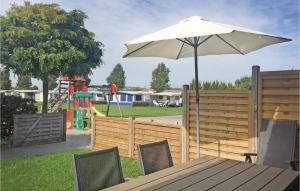 2 Bedroom Amazing Home In Groede