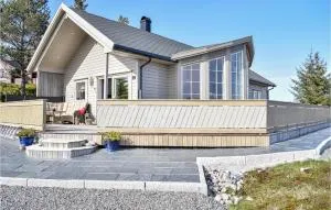 Gorgeous Home In Torangsvåg With Wifi - Bekkjarvik