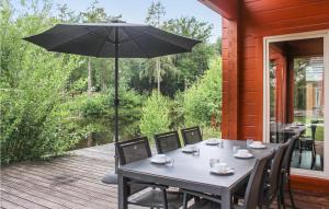 Lovely Home In Heel With House Sea View