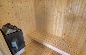 Lovely Home In Hobro With Wifi