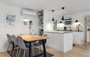 3 Bedroom Gorgeous Home In Nexø