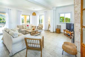 Villa Illa Petita by Villa Plus