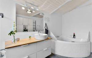 Five-Bedroom Holiday Home In Blokhus