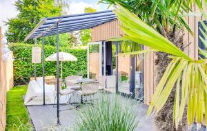 Lovely Home In Heinkenszand With Wifi