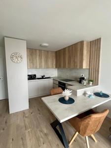 Apartment Moruše with parking