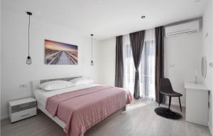 Awesome Home In Split With Wifi