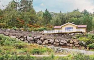 3 Bedroom Gorgeous Home In Lyngdal - 灵达尔