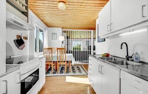 Amazing Home In Ebeltoft With Wifi