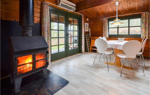 Three-Bedroom Holiday Home In Roslev