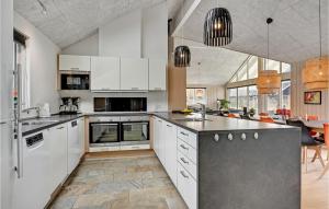 Gorgeous Home In Glesborg With Sauna