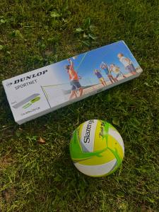 V dedine a predsa mimo nej v maringotke na samote