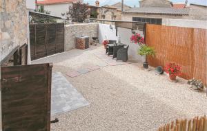 1 Bedroom Lovely Home In Barat 