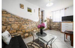 1 Bedroom Lovely Home In Barat 