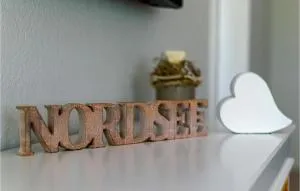 Lovely Apartment In Westerdeichstrich - 西代希施特里希