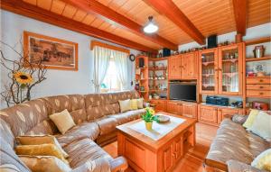 Nice Home In Varazdin With Sauna 