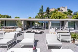 B&B / Chambres d'hotes Le Pavillon M, Piscine et Spa au pied du chateau, Petit-Dejeuner inclus, Parking prive : photos des chambres