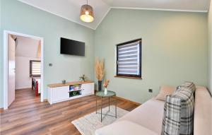 Cozy Home In Vrhi Pregradski With Sauna 