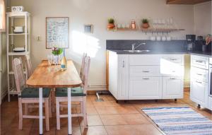 2 Bedroom Lovely Apartment In Borgholm