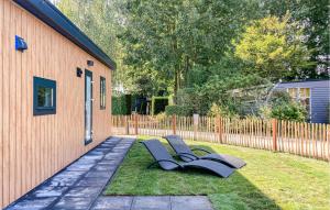 Stunning Home In Heinkenszand With Wifi